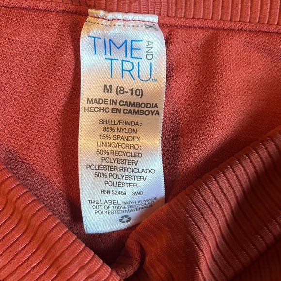 Bathing suit - Picture 2 of 3